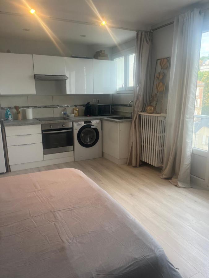 Le Serenityappart Suresnes Bagian luar foto